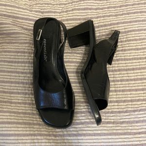 Vintage Leather Slingback Kitten Heels!